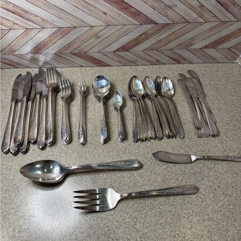 1939 vintage nobility plate royal rose flatware. Service for six.